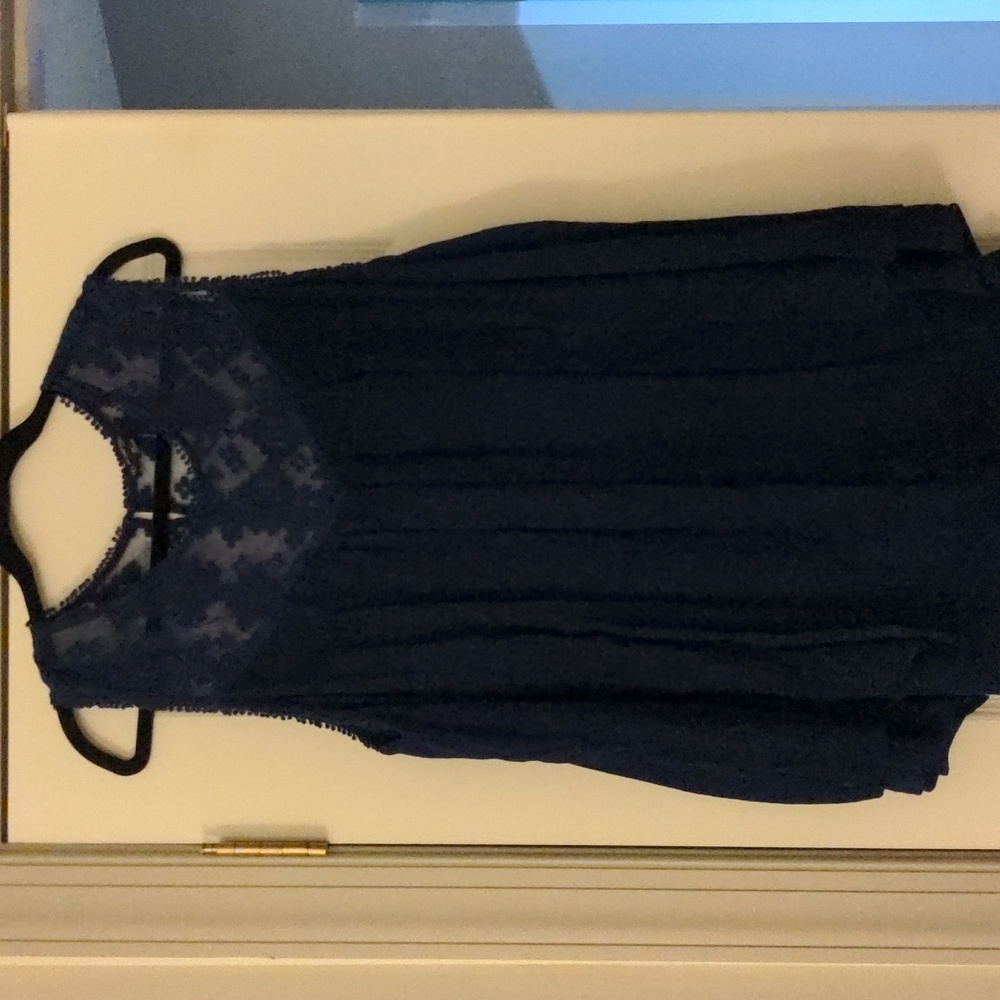 New Direction Curvy 3x navy gauze double layer sleeveless blouse
